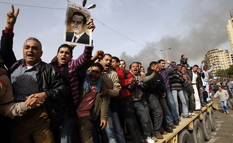 Protivldn demonstrace v Egypt pokrauj ptm dnem. (29. ledna 2011)