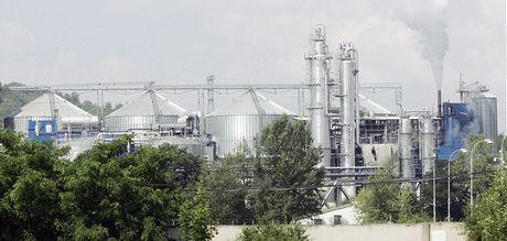 Lihovar na výrobu bioetanolu z obilí v Trmicích fungoval od podzimu 2007 a do listopadu 2010, kdy firma PLP produkci ukonila. Prakticky celou dobu provozu si Trmití stovali na zápach.