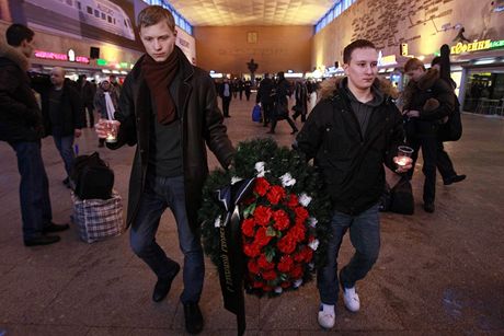 Moskva vyhlsila den smutku za obti teroristickho toku na letiti Domoddovo (26. ledna 2011)