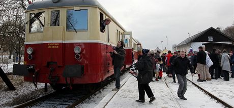 Jemnití se s pravidelnou elezniní dopravou rozlouili na konci roku 2010. Od té doby na tra do Moravských Budjovic vyjede osobní vlak jen sporadicky.