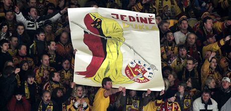 Hokejové derby mezi Jihlavou a Havlíkovým Brodem vidlo 4 500 lidí. (22. leden 2011)