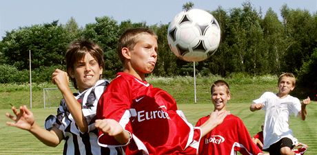 Fotbal v Kromíi má finanní problémy, radnice zejm podpoí jen mláde. (Ilustraní snímek)