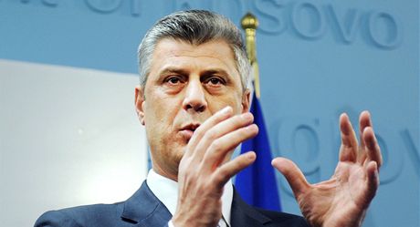Souasný kosovský premiér Hashim Thaçi se na obchodu s orgány podílet nemusel, tvrdí Marty. Zejm o nm ale vdl.