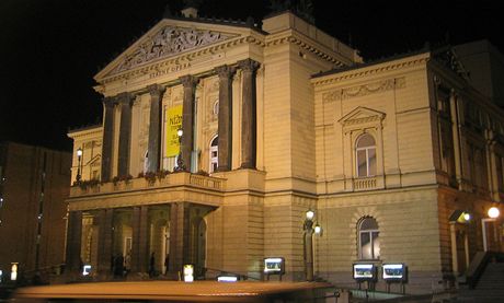 Podle ministra kultury Jiího Bessera by Státní opera Praha (na snímku) bez zásahu ministerstva dalí rok ekonomicky nepeila.