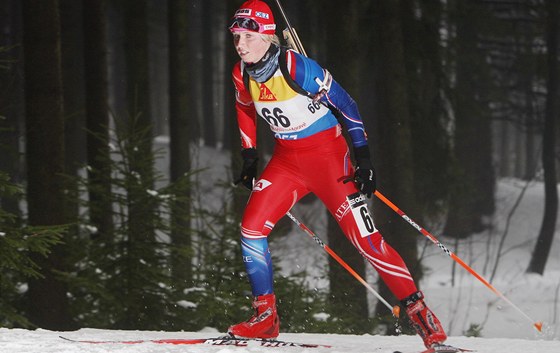 NA TRATI. Jablonecká biatlonistka Eva Puskaríková úspn boduje ve Svtovém poháru en.