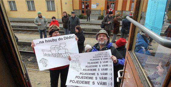 Jemnická radnice by ráda vzkísila elezniní dopravu do Moravských Budjovic. Na tra, která byla ke konci loského roku zruena, se po necelém msíci vrátil vlak. (22. leden 2011)