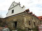 Zchátralý zámek Vrovice se dokal jen dílích oprav. 