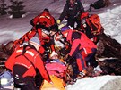 Ve Vrchlabském muzeu je k vidní výstava o lavinách a záchranáích z Horské sluby. Na snímku záchrana skialpinisty v Labském dole ze 3. dubna 2010.