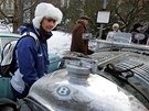 Skvostné veterány mohli obdivovat lidé v Karlových Varech po skonení závodu The Winter Trial 2011.