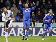 Didier Drogba z Chelsea se raduje z glu v zpase s Boltonem.