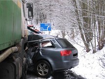 Tragick dopravn nehoda u Strunkovic nad Volykou.