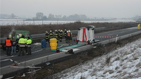 Hasi�i likvidovali unikající formaldehyd z kamionu na obchvatu Olomouce
