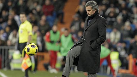 José Mourinho si rád hraje, nejen se slovy.