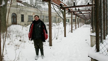 Správce zchátralého areálu lázní v Bělovsi David Troutnar