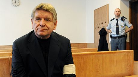 Zdenk aroun u Vrchního soudu v Praze (24.1. 2011)