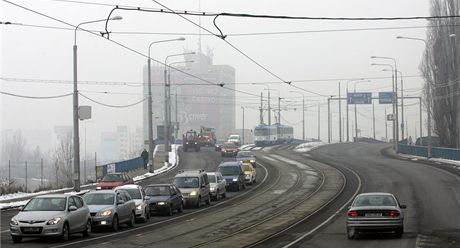 Ostrava chce v dob smogu omezit vjezd automobil do centra msta.