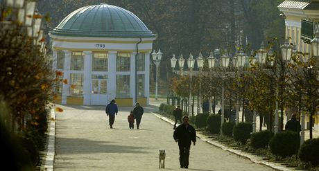 Kolonádou, jakou mají napíklad ve Frantikových Lázních (na snímku), chtjí návtvníkm zpíjemnit volný as i v Sirnatých lázních v Ostroské Nové Vsi.