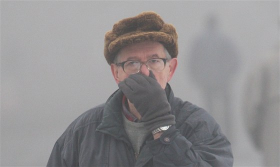Velkou část Moravskoslezského kraje pravidelně dusí smog. (Ilustrační snímek)