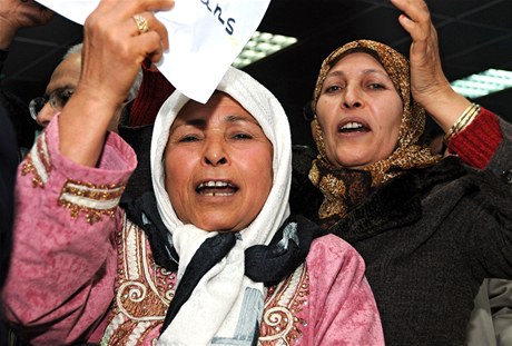 Tunisk eny na letiti vtaj fa islamistick opozice Rada Ghannho (30. ledna 2010)