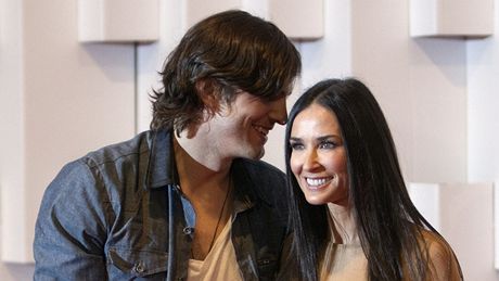 Ashton Kutcher a Demi Moore se pískotu fotograf nakonec zasmáli