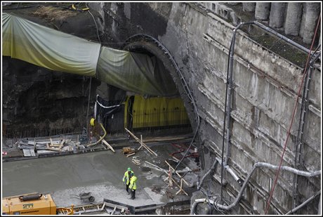 Tunel Blanka - stavebn jma na Letn. st tunelu kter vede na Letnou.