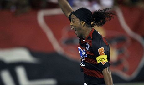 Ronaldinho se mohl pi svém debutu v dresu Flamenga radovat z vítzství.