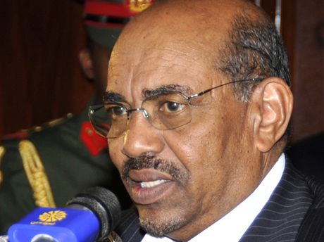 Súdánský prezident Umar Baír krátce ped vyhláením oficiální výsledk referenda (7. února 2010) 