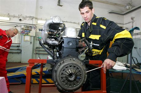 ást firem se kolami spolupracuje i nyní, jiné, jako koda Auto, Bosch i Tinecké elezárny, si zídily koly vlastní. Ilustraní snímek