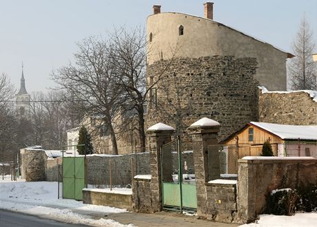 st hradeb vedoucch okolo centra Lipnku nad Bevou.