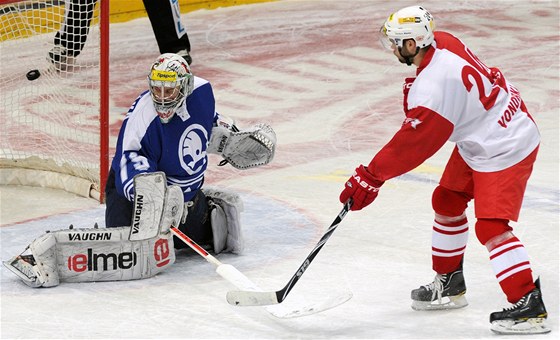 FAVORITÉ. Slavia a Plze by podle expert mly postoupit do tvrtfinále.