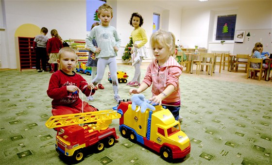 Co tuzemské děti považují za samozřejmé, například hračky, o tom se ukrajinským dětem může jen zdát. (ilustrační snímek)