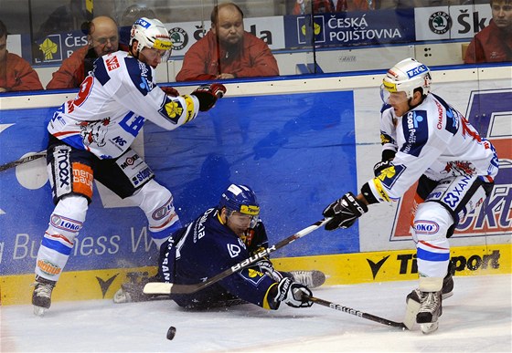 Luká Nahodil v dresu extraligových Pardubic.