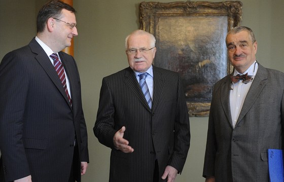 Prezident Václav Klaus pijal na Hrad premiéra Petra Nease a ministra zahranií Karla Schwarzenberga.