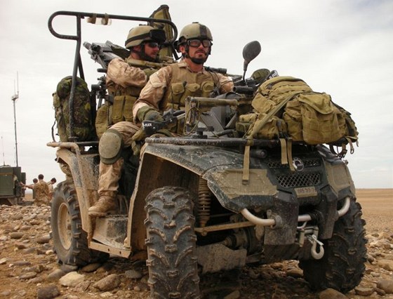 Vojáci jednotky SOG na čtyřkolce v Afghánistánu