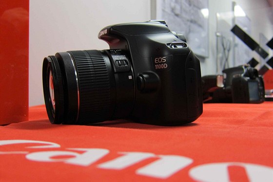 Digitální fotoaparát Canon 1100D je urený pro zaáteníky