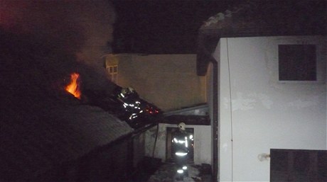 Požár opuštěného penzionu v Sosnové na Českolipsku
