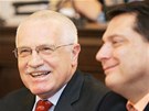 Václav Klaus a Jií Paroubek v poslaneckém klubu SSD. (6. února 2008)