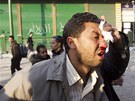 Demonstrace v ulicích egyptské metropole Káhiry (2. února 2011)
