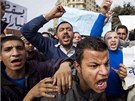 Demonstrace v ulicích egyptské metropole Káhiry (1. února 2011)