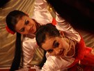 Mladé Barmánky pi typických lidových tancích