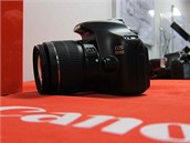 Digitální fotoaparát Canon 1100D je urený pro zaáteníky