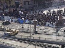 Protivldn nepokoje na nmst Tahrr v centru Khiry (3. nora 2011)