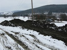 Energetici opravujc veden vysokho napt zpsobili kody na pozemcch zemdlc u Doln Lukavice na jinm Plzesku