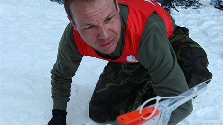 Úastník 17. roníku mezinárodního extrémního závodu tílenných vojenských hlídek Winter Survival 2011.