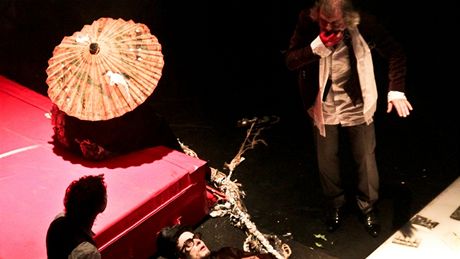 Z p�edstavení UP´END´DOWN