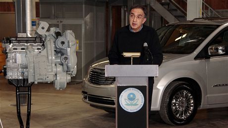 Sergio Marchionne oznamuje spoluprci s EPA.