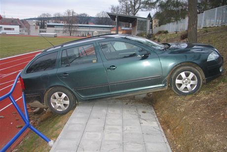 V Humpolci havarovala v nedli ráno patn zabrzdná koda Octavia