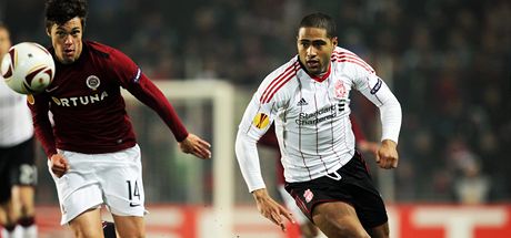 Sparta versus Liverpool. V únoru 2011 se oba týmy utkaly ve vyazovací fázi Evropské ligy, pítí rok na sebe mohou narazit znovu.