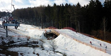 Nejvtí stedoeský areál Monínec bude v provozu do nedle a poté jet i následující víkend.