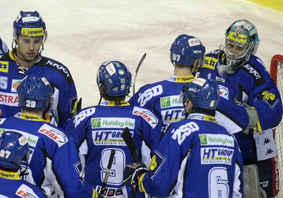 Hokejisté Komety Brno mají pokaenou sezonu.